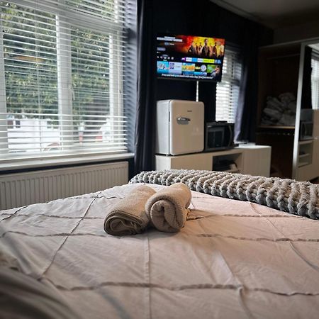 Lux Akinle Residence Нотингам Екстериор снимка